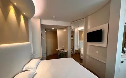 Ark Hotel