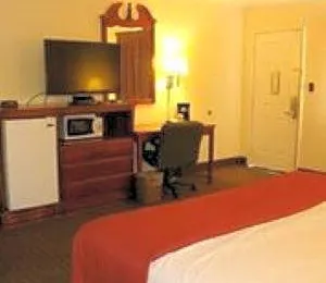 Lake View Inn & Suites