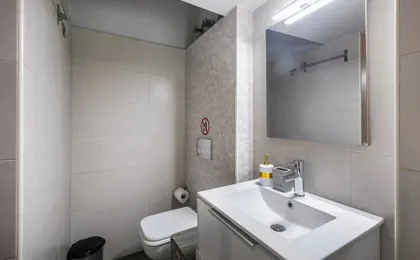 City Vibes - 2-BR Apt. with Backyard in kolonaki