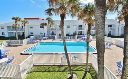 Colony Beach Club 233