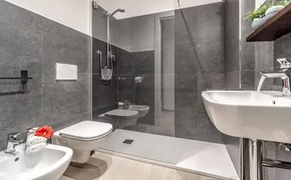 Ugo Bassi Apartments