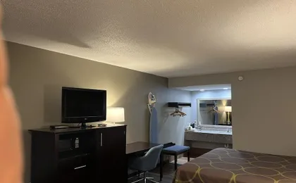 Super 8 by Wyndham Meridian
