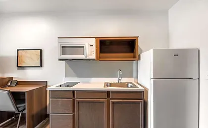 WoodSpring Suites Bakersfield Airport