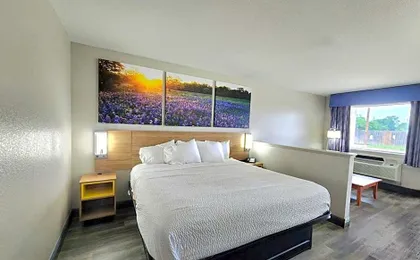 Days Inn by Wyndham San Antonio Southeast/Frost Bank Center