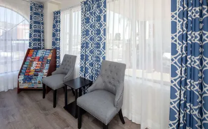 Travelodge by Wyndham Harbor City