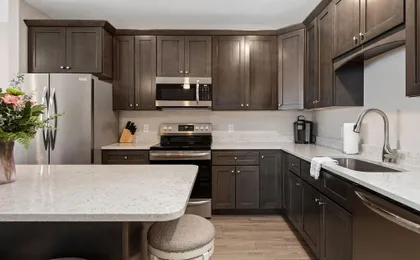 539 Bay St. Lake View Condo Unit 401W