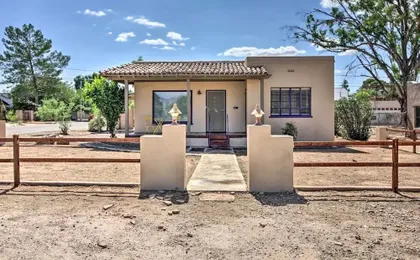 Tranquil Tucson Home w/ Yard - Walk to U of A