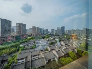 James Joyce Coffetel·Chengdu Panda Base Longtan Shuixiang