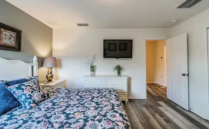 4BR Townhome w/ Pool in Bella Vida Resort
