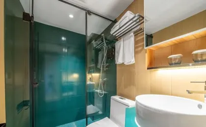 Tiger Shark E-sports Hotel