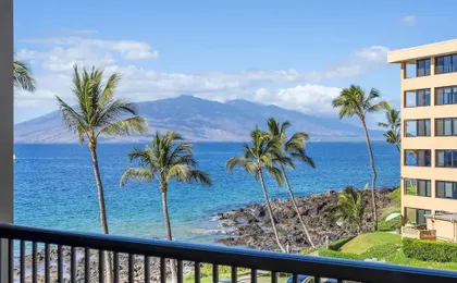Mana Kai 304 - Renovated Oceanfront 2br/2ba Condo, Split AC, Beach Access, Views