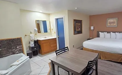 Travelodge by Wyndham Wenatchee