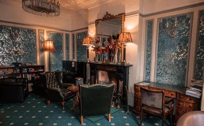 London Visitors Hotel