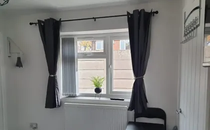 Private Room - Ensuite Bathroom - Free Parking