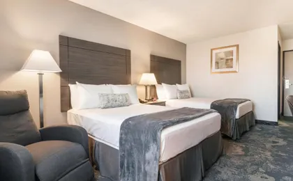 American Inn & Suites Romulus Dtw