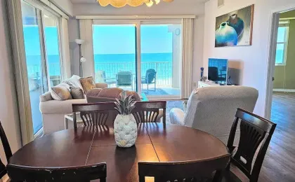 Surfclub Retreat 6th Floor Penthouse Corner! Wraparound Balcony! Ocean Views!