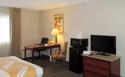 Quality Inn & Suites Albuquerque Downtown - University