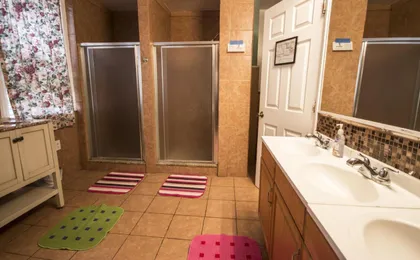 Duo Housing (Adults only)