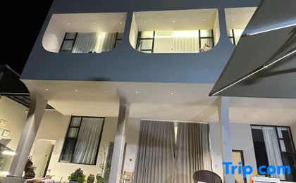 Dali Linting·Designer Smart Homestay (Erhai Xiaoputuo Branch)