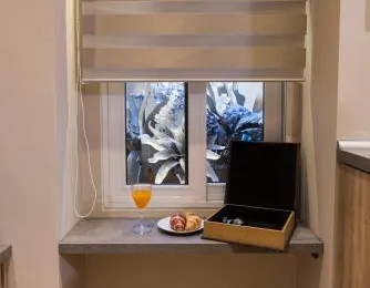 Wisdom Residence Luxury Apartments at Plaka