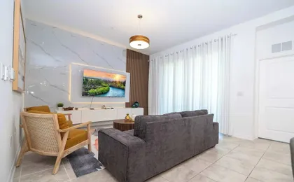 Themed Apartment Walk to Disney & Lake Access