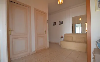 Period apartment 5 persons with Sea View and Parking in Port of Nice
