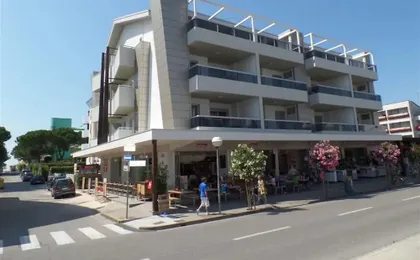 Cozy Apartment 200m From the sea