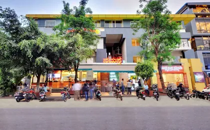 Twin Tulips Hotel