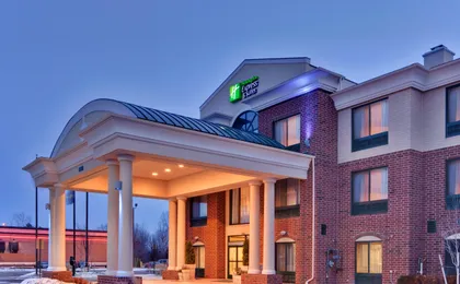 Holiday Inn Express & Suites Detroit-Novi