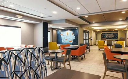 Holiday Inn Express and Suites Urbandale Des Moines By IHG