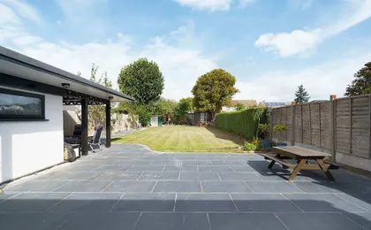 Stylish 3-bedroom Bungalow in London