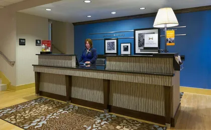 Hampton Inn Danbury (H)