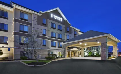 Staybridge Suites Columbia - Hwy 63 & I-70