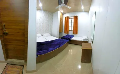 Hotel Shiv Ganga