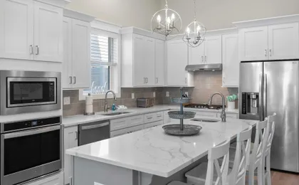 Mins to Beach Access + Pet-friendly + Golf Cart 30A White Sands by Avantstay