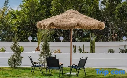 Lis Amman Holiday Villa Seaview Pool Estate Hotel (Erhai Airport Branch)