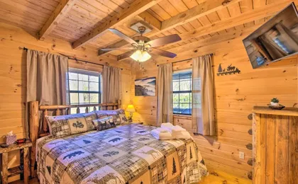 Creekside Cabin in the Blue Ridge Mountains!
