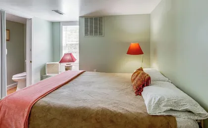 Riverside Franklin Townhome: 2 Private Balconies!