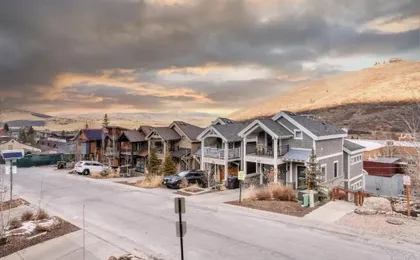 Chartreuse by Avantstay Modern Mountain Cabin in Heart of Park City