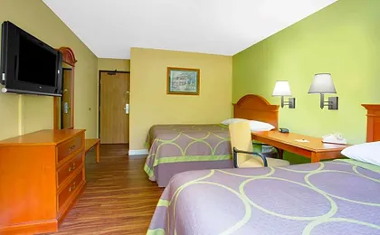 Super-8-Gainesville-I-75-Hospital-University-Area
