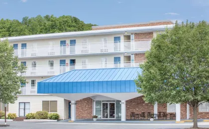 Howard Johnson by Wyndham Staunton