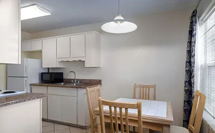 Victoria Palms Inn and Suites