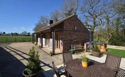 Oak Tree Stables