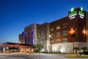 Holiday Inn Express & Suites Edinburg-Mcallen Area