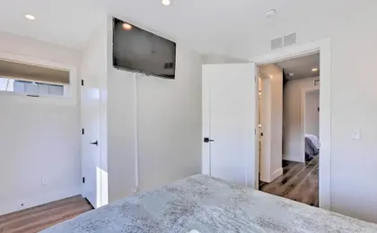 Traverse City Townhome: Walk to Beach!