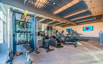 @marbella Lane - Chic 2BR Penthouse w/ Ocean Views