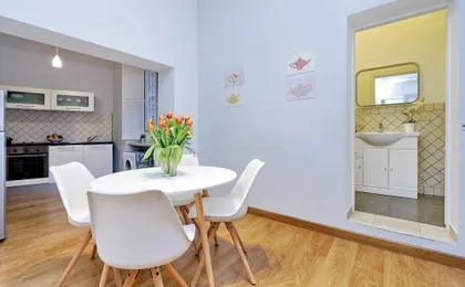 Cozy Tritone - My Extra Home