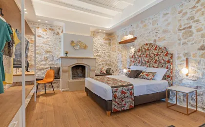 Venetian Charming ,Stone-Built Apartment Rethymno