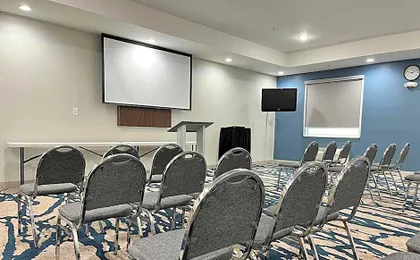 Comfort Suites Oil Center