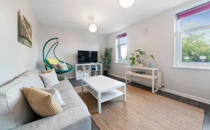 Two Bedroom Duplex in Angel High Street